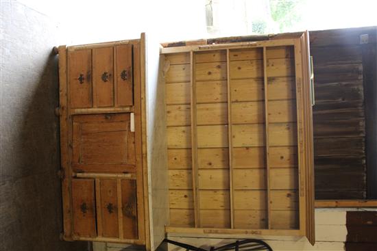 Pine dresser with marble top